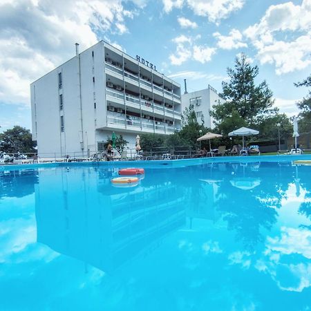 Siagas Beach Hotel Agioi Theodoroi Zewnętrze zdjęcie