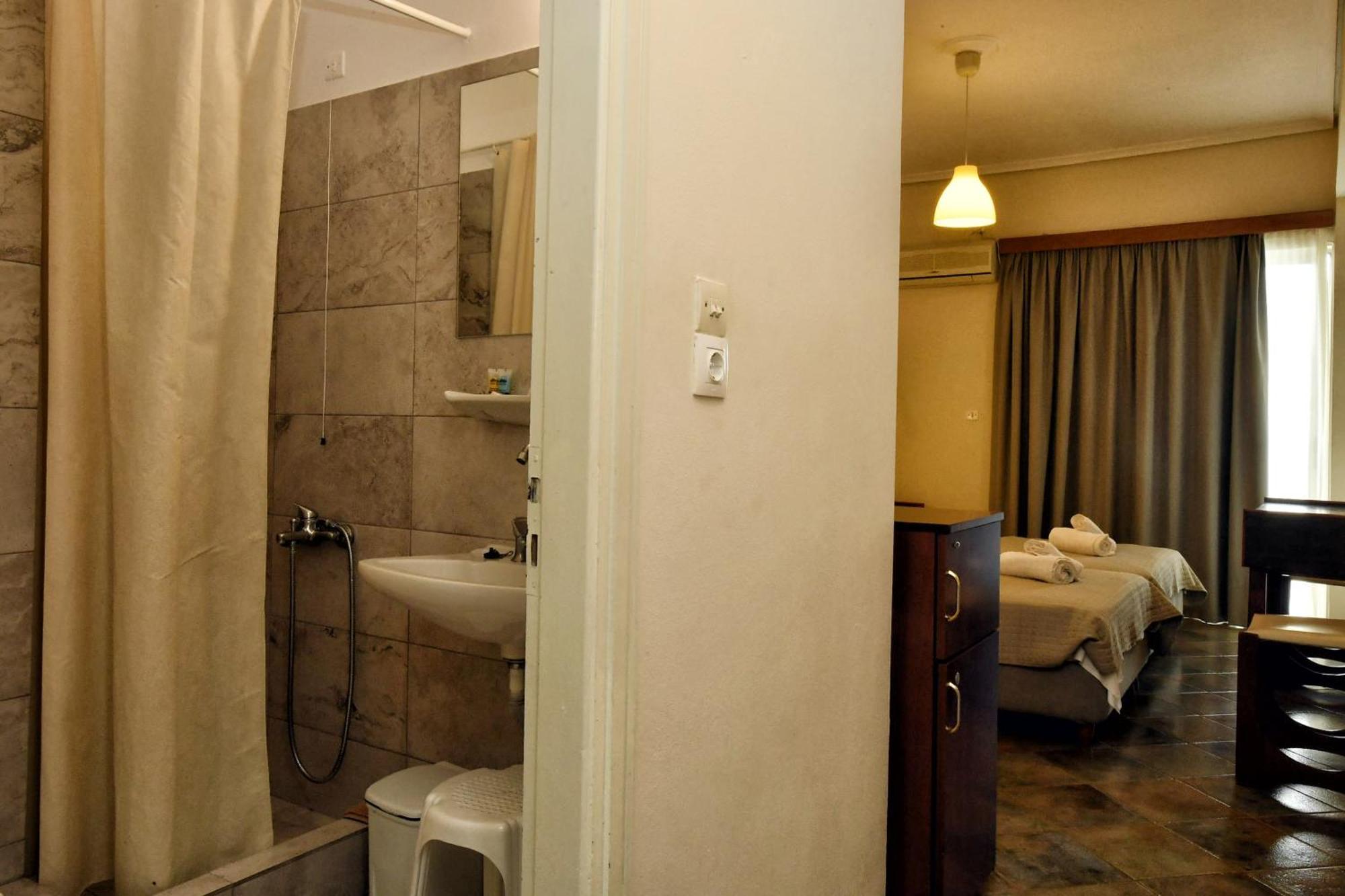Siagas Beach Hotel Agioi Theodoroi Zewnętrze zdjęcie