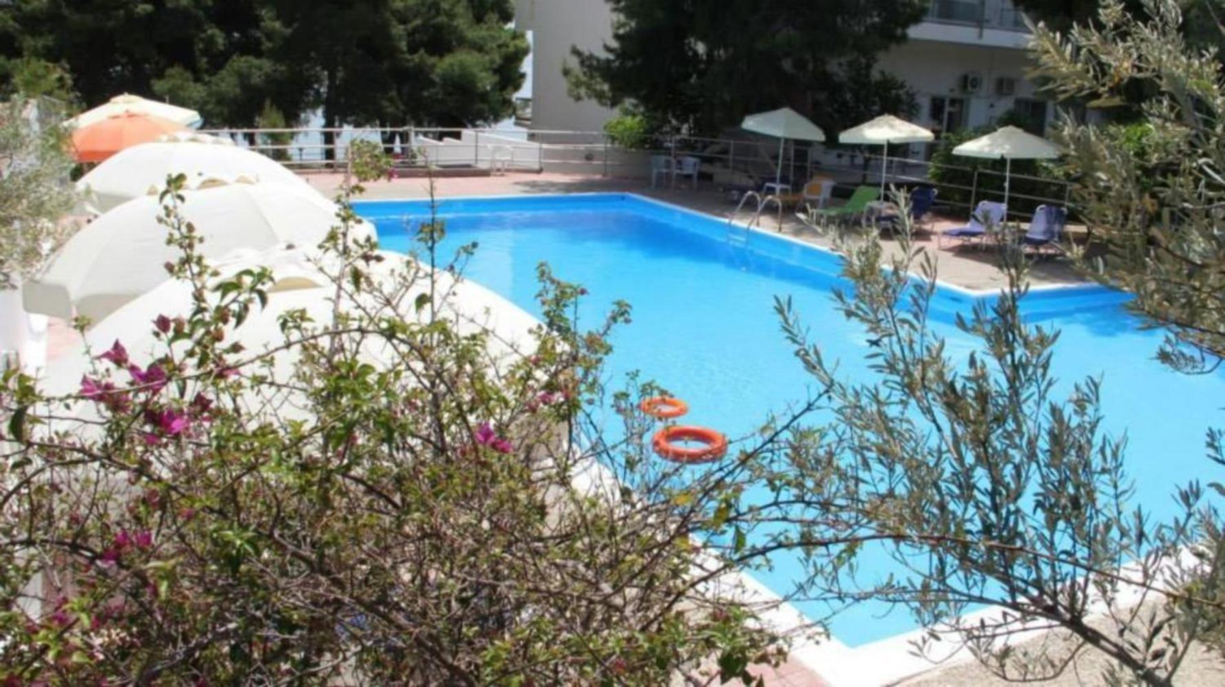 Siagas Beach Hotel Agioi Theodoroi Zewnętrze zdjęcie